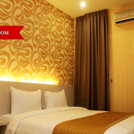 Lj Hotel Medan Exteriér fotografie